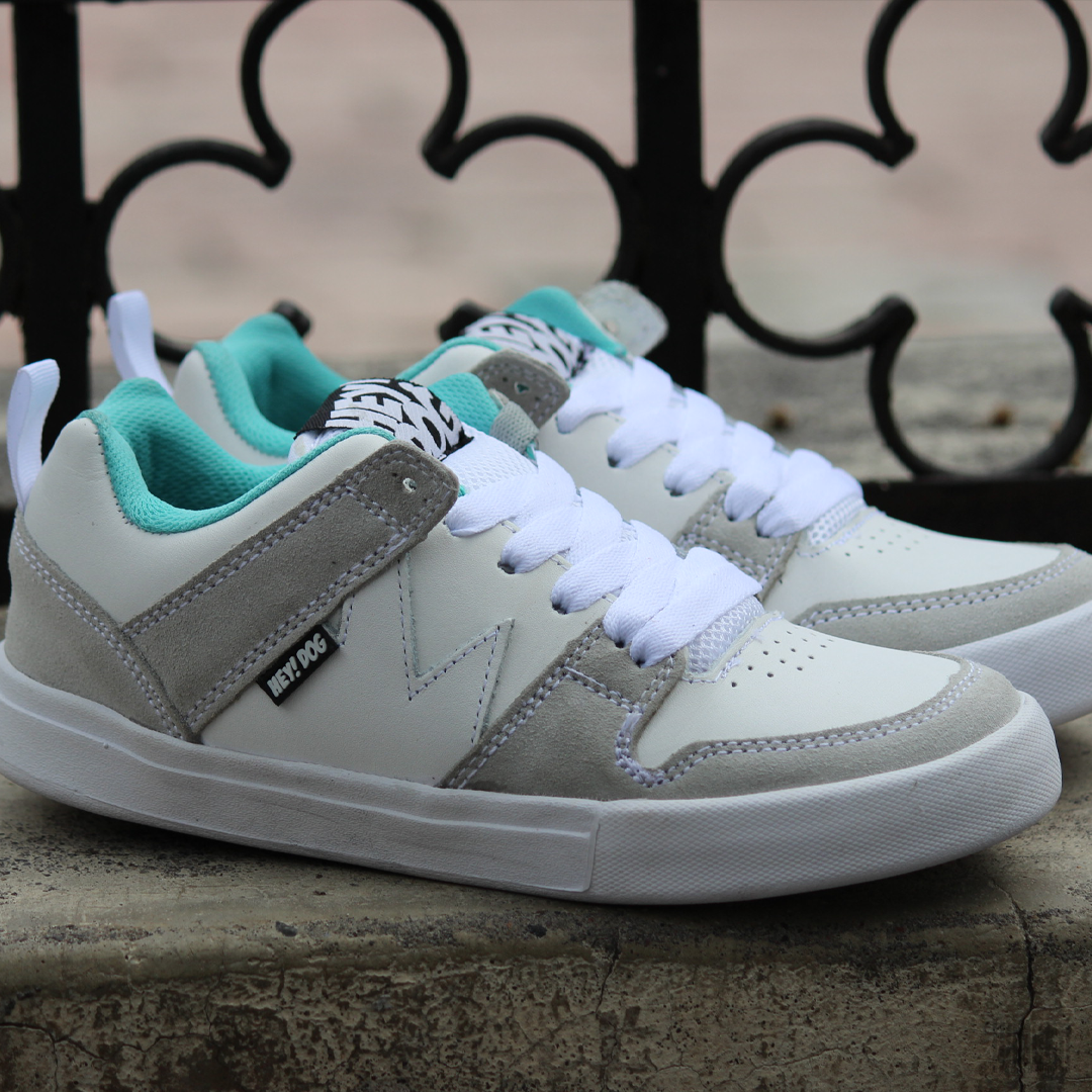 Tenis Hey! Dog Husky Blanco Turquesa