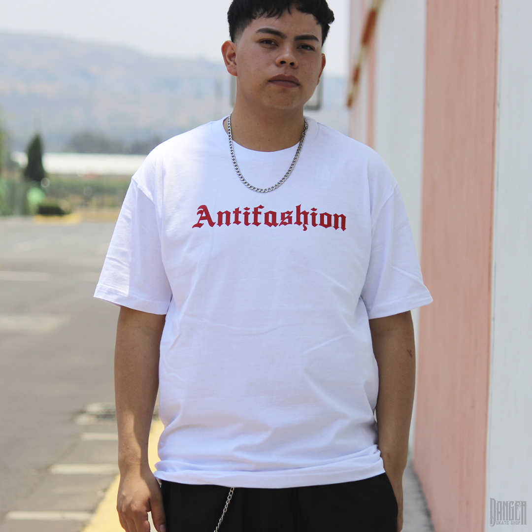 Playera Antifashion Fake New White