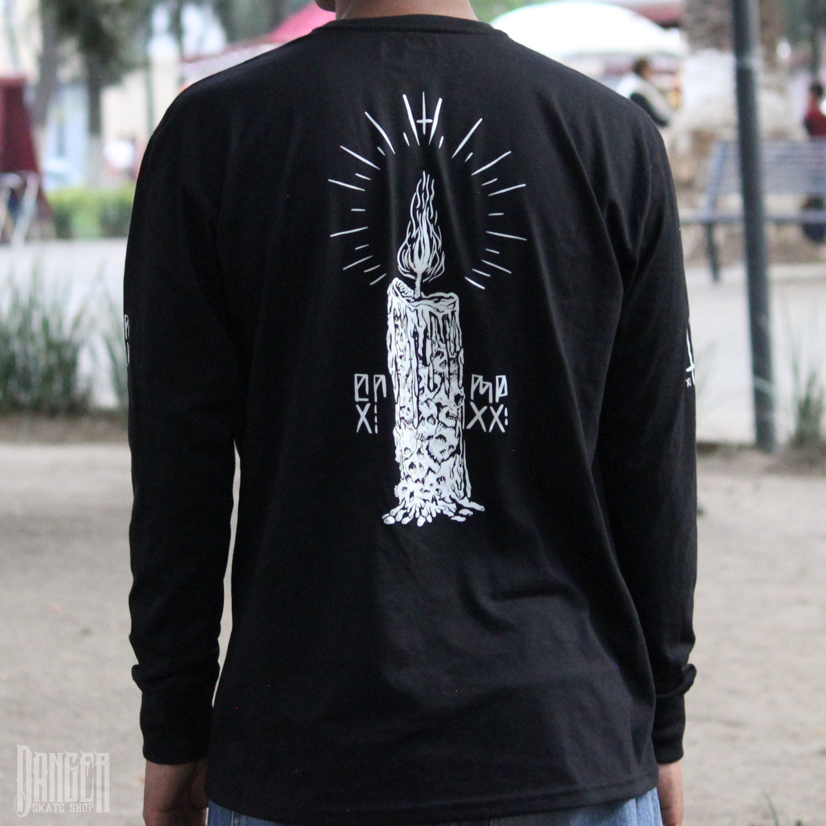 Playera Cramp Candle Black